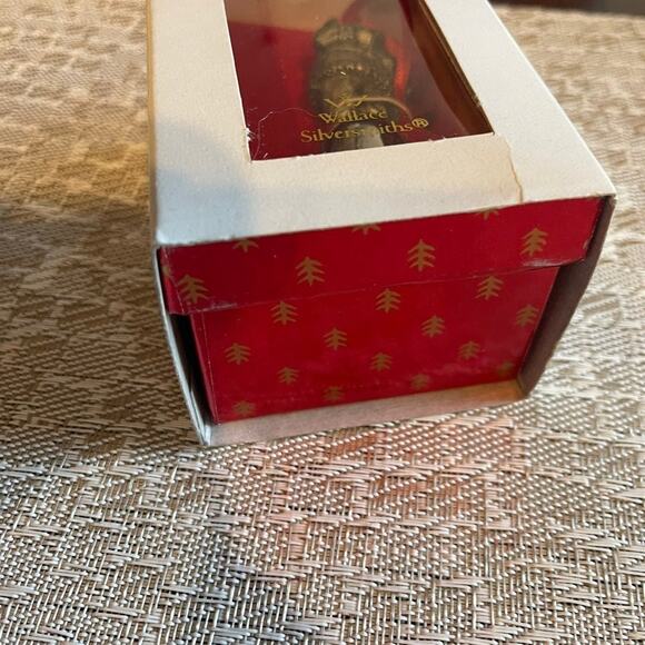 Wallace Silversmiths pewter christmas ornament Santa with stocking mini bell - Picture 8 of 8